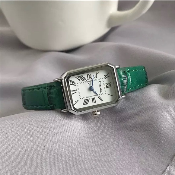 Green thin strap watch - Picture 3 of 4